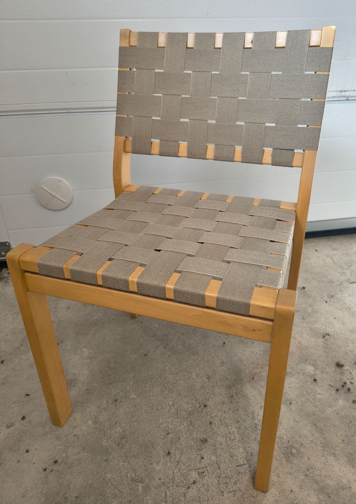 Artek 611-tuolin kunnostus ja vyöttäminen - Image 3
