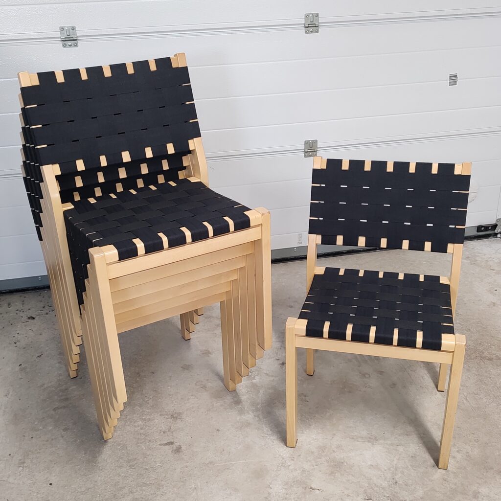 Artek 611-tuolit uudelleen vyötettyinä